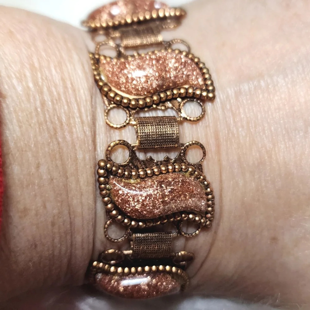 Vintage Lucite Confetti‎ bracelet